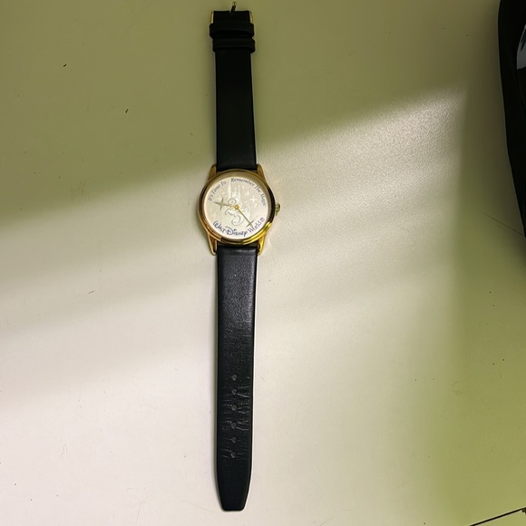 Vintage Disney world 25 years watch - Picture 2 of 5